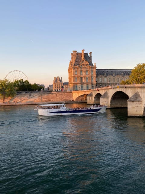 Paris: Live Guided Cruise with Crepe and Soft Drink - Key things you’ll notice right away