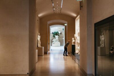Paris: Louvre Museum Entry Ticket With Host and River Cruise - What you get inside the Louvre (and what you don’t)