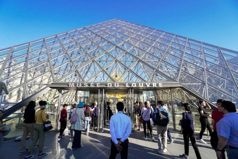 Paris: Louvre Museum Hosted Entry and Mona Lisa Audioguide - Key things to know before you go