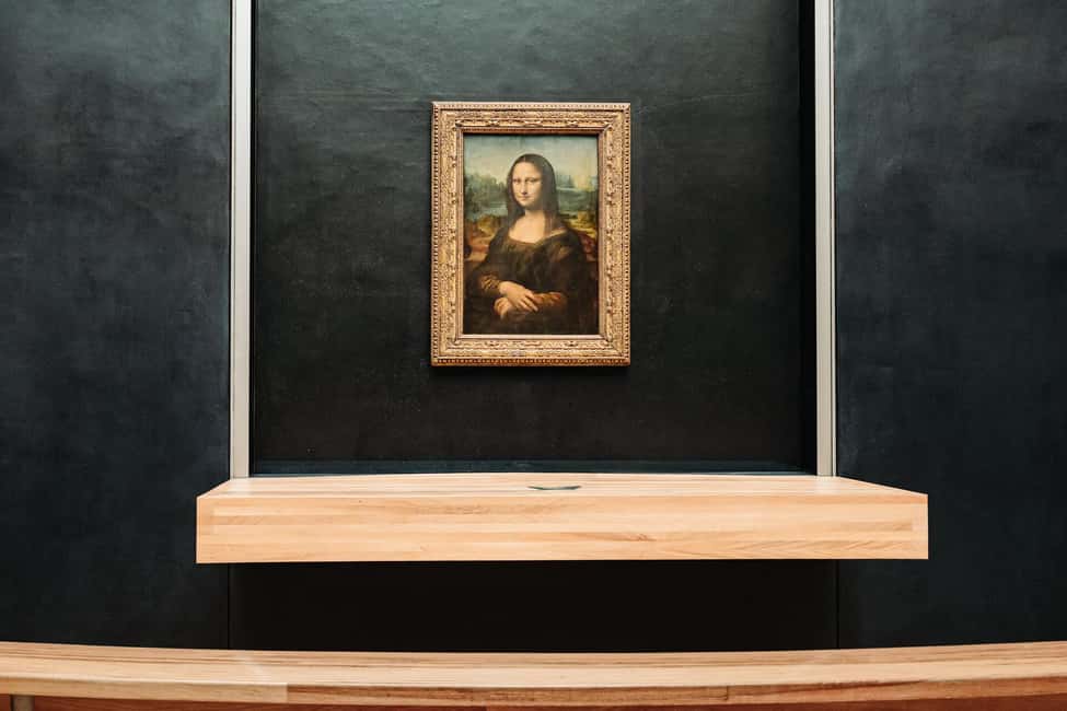 Paris: Louvre or Orsay, Eiffel Tower, City Walk & Cruise - Midday break: using your 1-hour free time like a pro