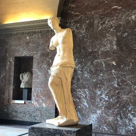Paris Louvre : Private Treasure Hunt for Families or groups - Meeting point and getting in: start fast, avoid the stress