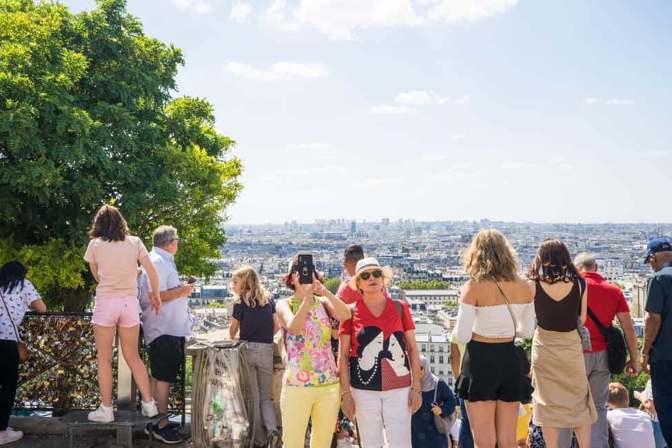 Paris Montmartre: 2-Hour City Tour in German - Should you book this tour?