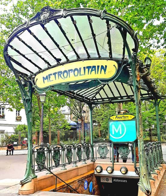 Paris: Montmartre Drawing tour with a local artist - Why this Montmartre walk is different from a standard sightseeing tour