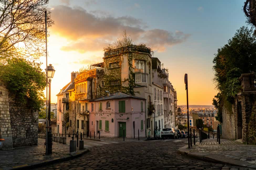 Paris: Montmartre Hidden Gems and Highlights Walking Tour - I Love You Wall: A Quick Way to Set the Mood