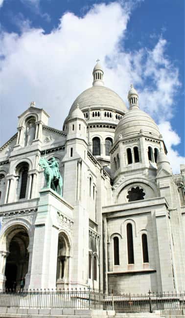 Paris: Montmartre hidden gems walking Tour with Local Guide - City of Lights Views From the Highest Hill