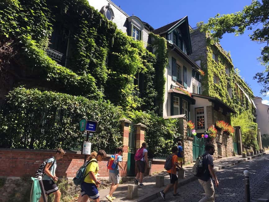 Paris : Montmartre highlights walking tour - Starting at Place Blanche: where the tour actually begins