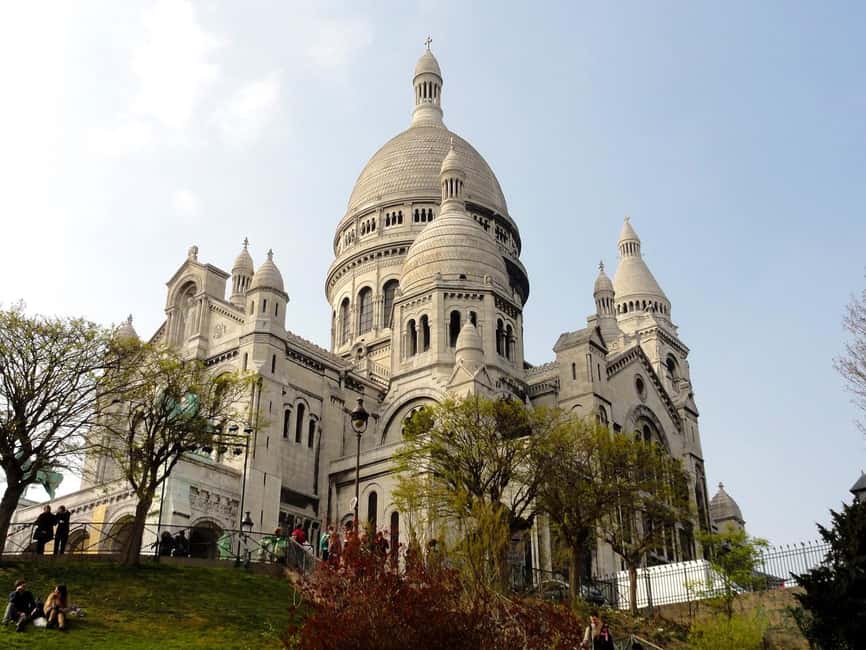 Paris : Montmartre highlights walking tour - Moulin de la Galette, Dalida, and La Maison Rose: Montmartre details you’d miss alone