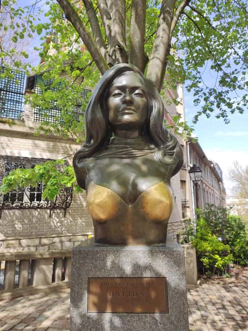 Paris : Montmartre highlights walking tour - Value for $29: what you’re really paying for