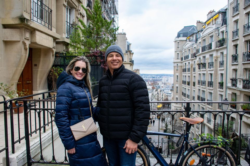 Paris Montmartre Highlights Walking Tour - Small Group - Why Montmartre Works Best on Foot From Moulin Rouge