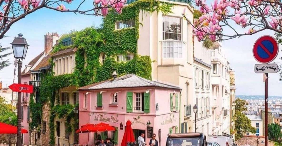 Paris: Montmartre Hill & Sacré-Cœur Guided Walking Tour - Place du Tertre: the famous square and what the guide does with it