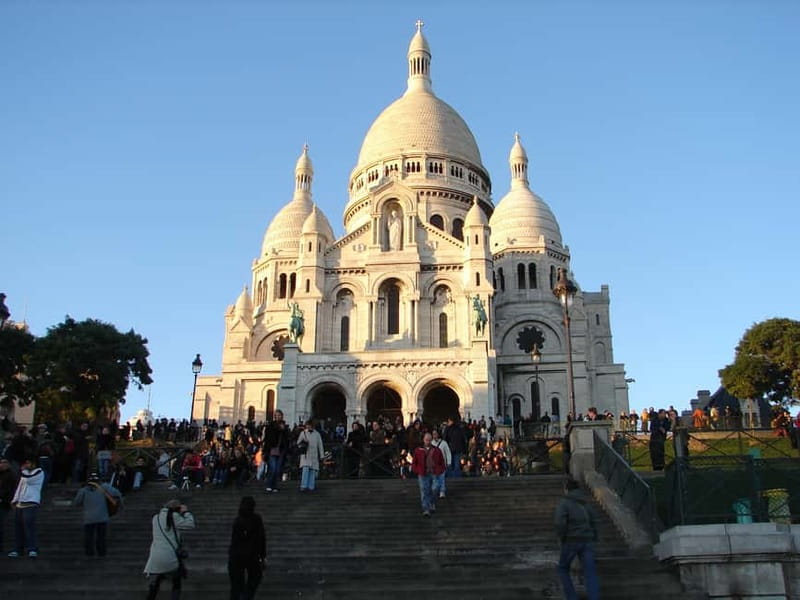 Paris: Montmartre Private Walking Tour - Entering Montmartre: why this private format is the smart play