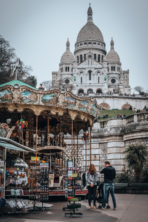 Paris: Montmartre Tour with Local Guide - Café des Deux Moulins: a quick photo stop that still counts