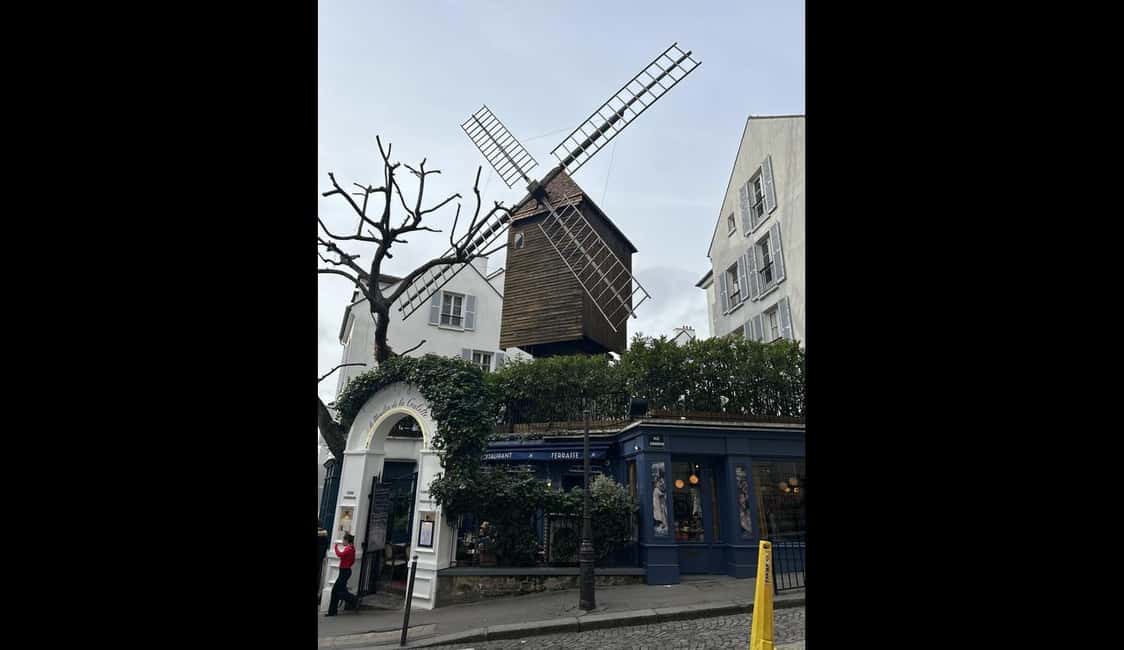 Paris: Montmartre Tour with Sacré-Cœur (Wine Tasting Option) - Le Bateau-Lavoir and the Bohemian Touchpoints