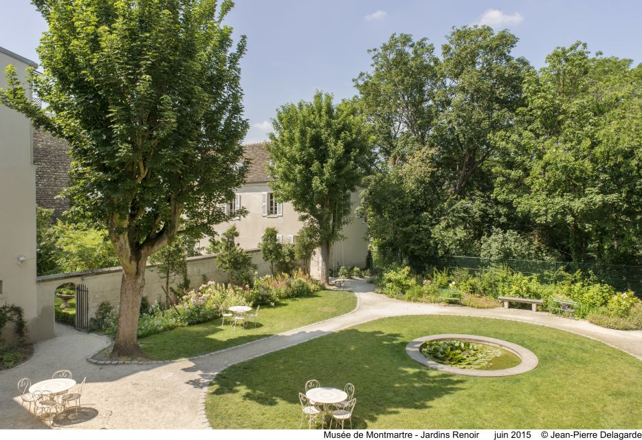 Paris: Musée de Montmartre and Gardens Entry Ticket - Artist studios and intimate spaces: what to look for inside