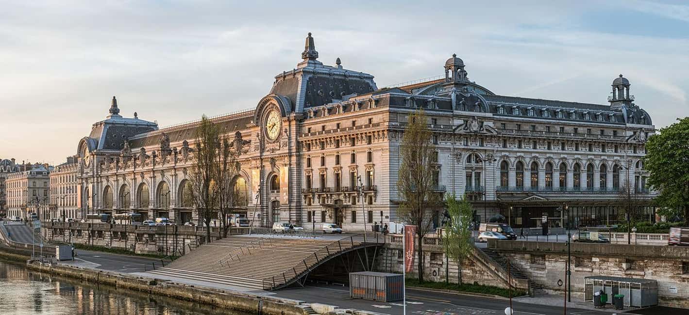 Paris: Musée d'Orsay Walking Tour With Reserved Access - The Orsay Building: Former Station to Beaux-Arts Icon