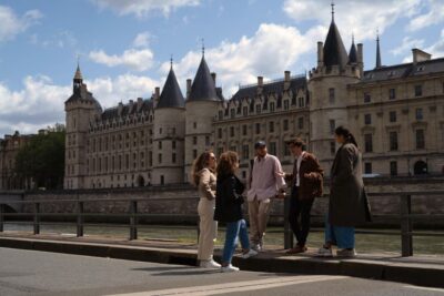 Paris Mysterious and Dark Stories Walking Tour - Small Group - Starting at French Bastards: Getting Oriented Fast