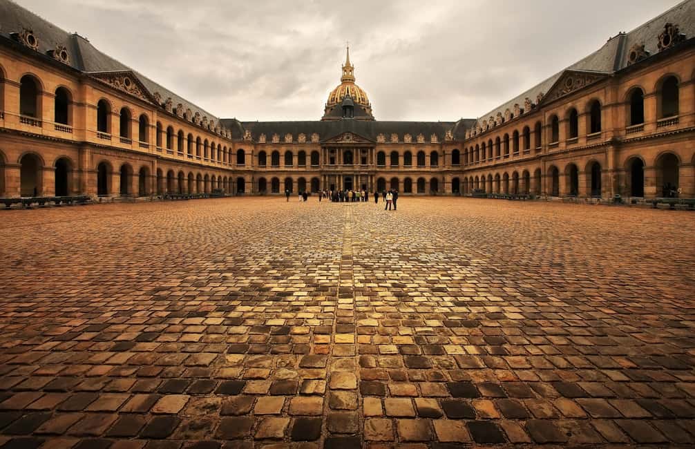 Paris: Napoleon Walking Tour with Les Invalides & Tomb Entry - The Champs-Élysées walk: power, procession, and propaganda