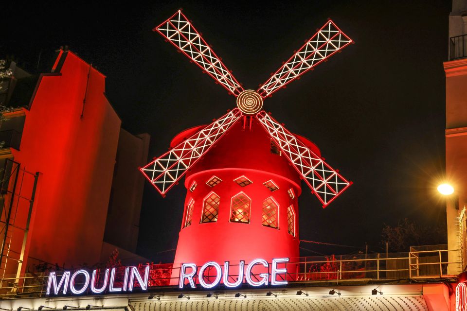 Paris: Night City Tour in a van for up to 7 people - Pigalle and Moulin Rouge: seeing the other side of the lights