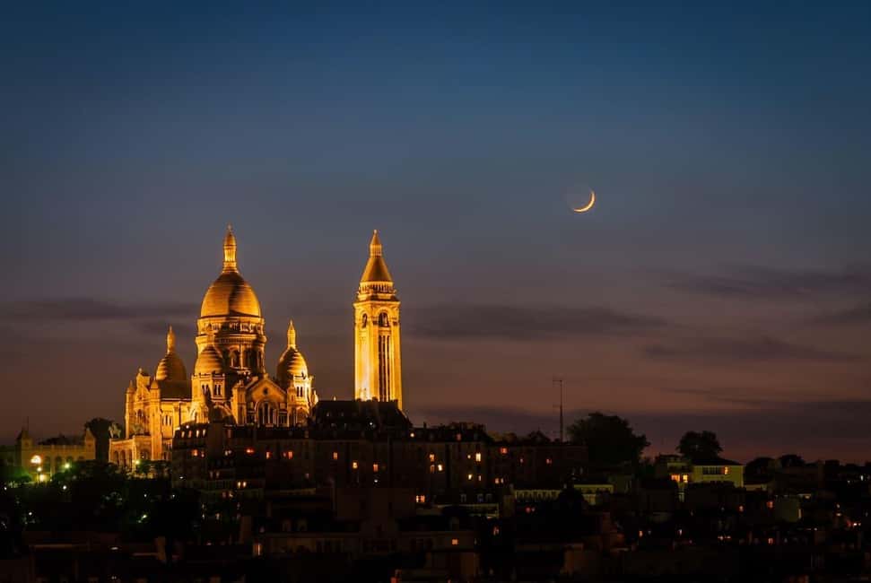 Paris: Night City Tour in a van for up to 7 people - Comfort and logistics: what a 7-seater van changes