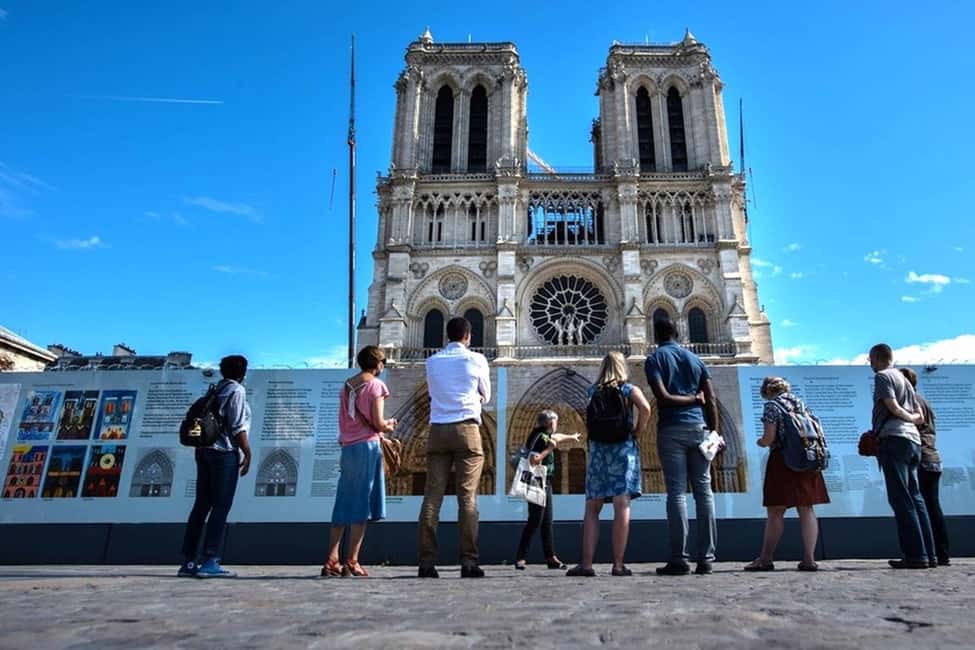 Paris: Notre Dame Exterior, Latin Quarter Tour and Pantheon - Sainte-Chapelle photo stop and Île de la Cité orientation