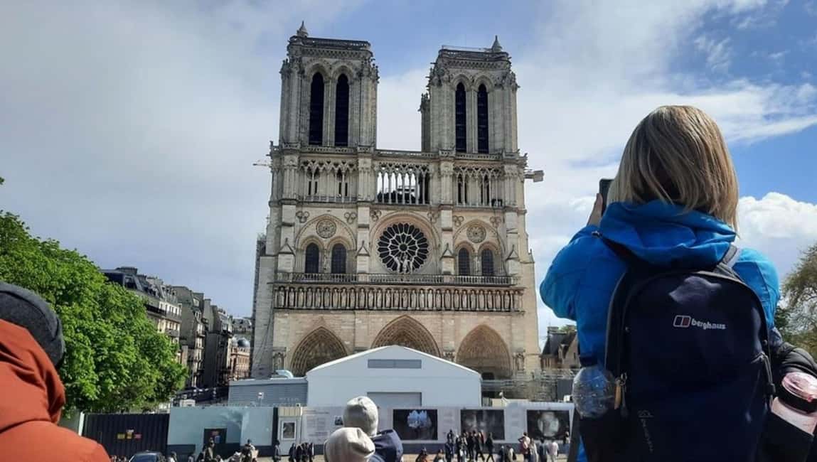 Paris: Notre Dame Exterior, Latin Quarter Tour and Pantheon - Meeting at Metro Cité: why the guide matters on this one