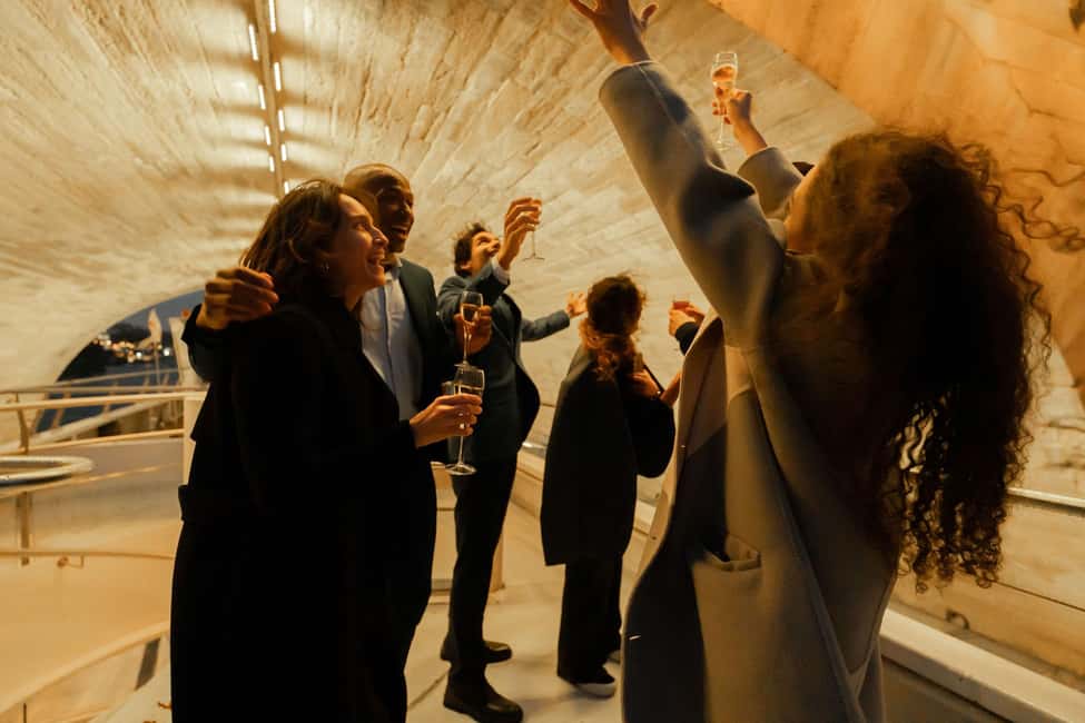 Paris : NYE Special Diner Cruise on the Seine River - Practical Tips So You Actually Enjoy the Night