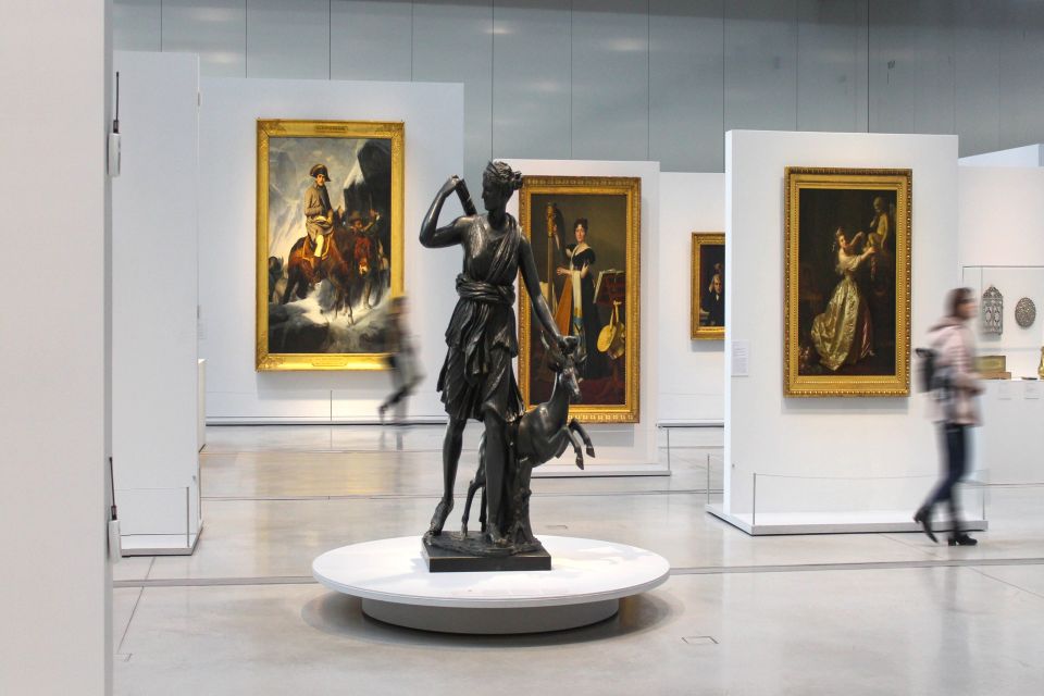 Paris Old Town Highlights Guided Walking Tour - Notre-Dame’s neighbor: Saint-Germain-l’Auxerrois and the art-filled chapels (3, 4, 6-hour)