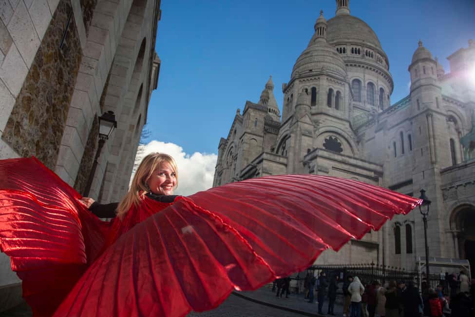 Paris: Opera Singer Guide in Montmartre - Who Is Veronica Antonelli, and What Makes Her Tour Special