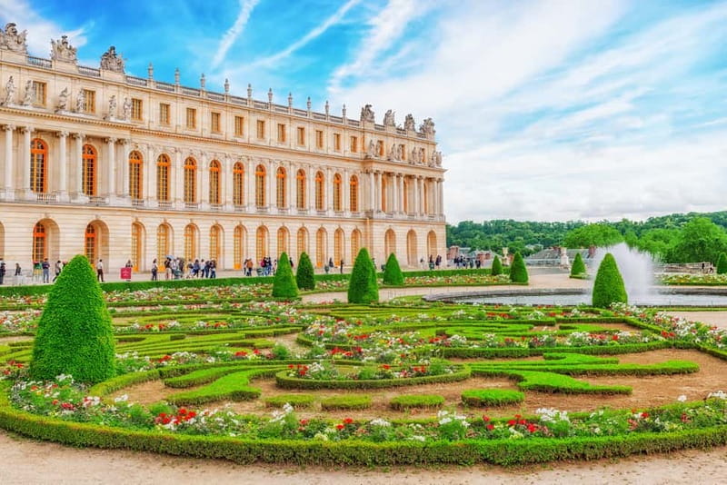Paris: Palace of Versailles Guided Tour with Bus Transfers - Key things I’d plan around