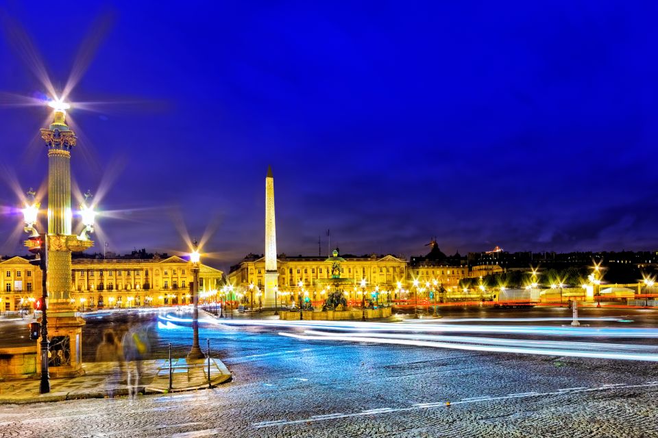 Paris: Panoramic Night Tour with Audio Guide and Host - The night route: what you’ll see around Paris’s big icons