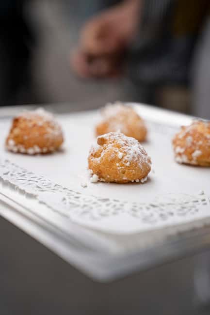 Paris : Pastries and Tragedies, The sweet tour of Montmartre - Windmills, Views, and That Walk Toward Sacré-Cœur