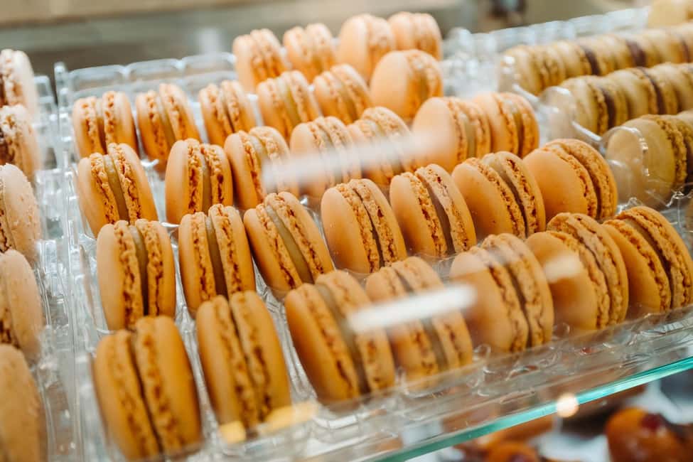 Paris: Pastry & Chocolate Walking Tour with Tastings - Your 2.5-hour Paris pastry plan (with real-world pacing)