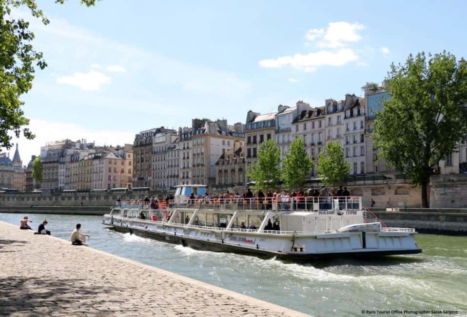 Paris: Père Lachaise Cemetery Visit with Seine River Cruise - The Seine Cruise From Bateaux Parisiens: Pier 3 by the Eiffel Tower