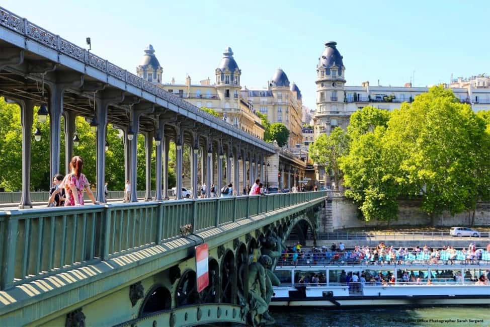 Paris: Père Lachaise Cemetery Visit with Seine River Cruise - Should You Book This Père Lachaise and Seine Combo?