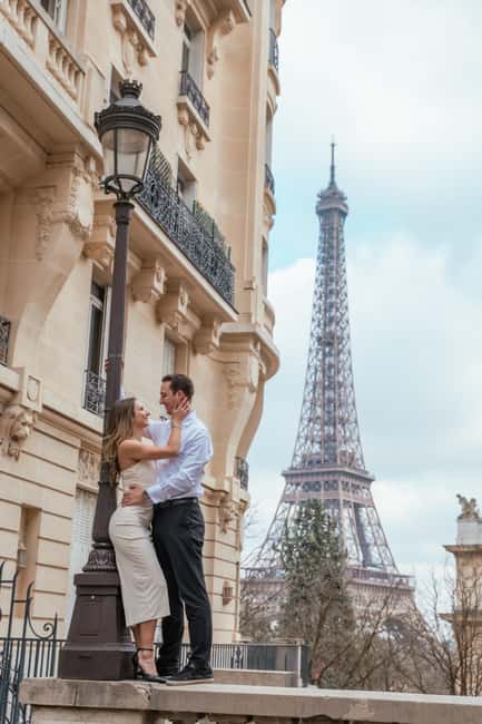 Paris photographer 1h near the Eiffel Tower or in Paris - Your 1-Hour Paris Photos: What You’re Really Buying