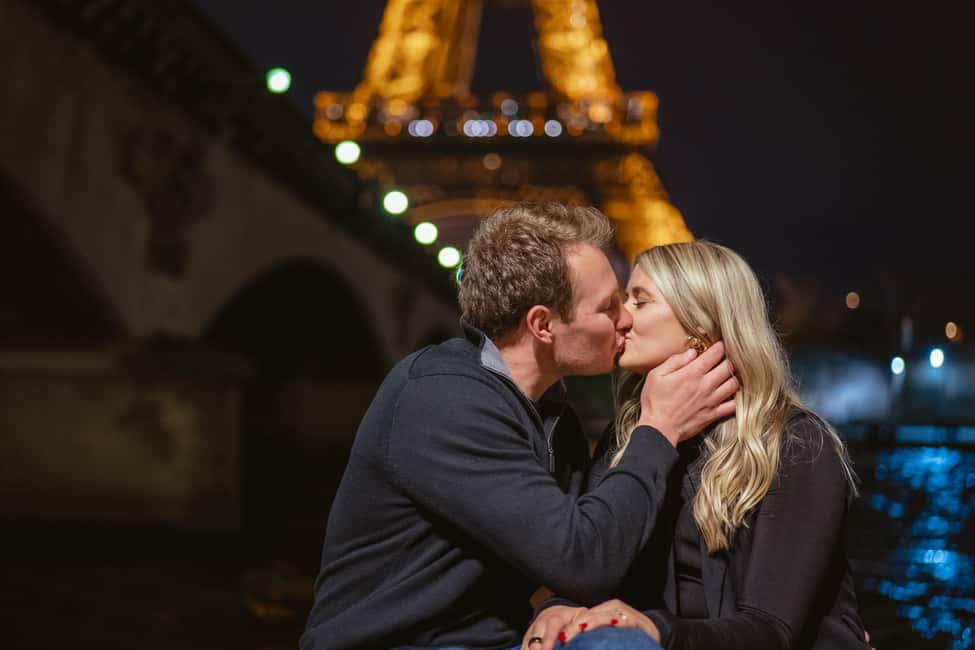 Paris photographer 1h near the Eiffel Tower or in Paris - Posing Tips That Actually Help