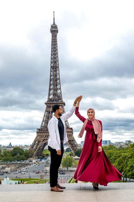 Paris: Photoshoot Around Eiffel Tower with 55 Edited Photos - Local Paris tips you can use the same day