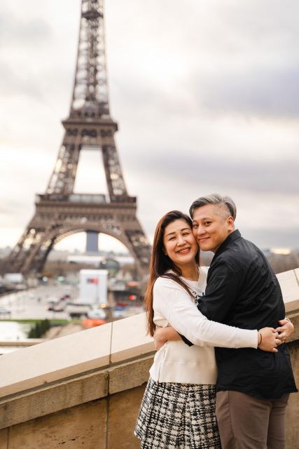 Paris: Premium Photoshoot with Iconic Eiffel Tower Views - The photographer experience: direction, comfort, and pro gear