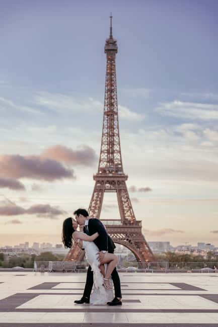 Paris: Premium Professional Photo Shoot - What Happens on Shoot Day: Comfortable Posing and Real Direction