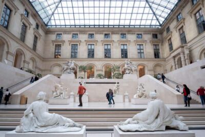 Paris: Priority Access Louvre with Host -Direct to Mona Lisa - Finding Your Host Near the Carrousel Arch (Don’t Overthink It)