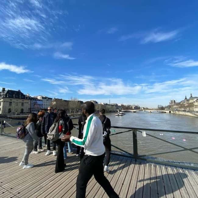 Paris: Private 2-Hour Walking Tour with a Parisian guide - Price and value: is $145 per person fair here?