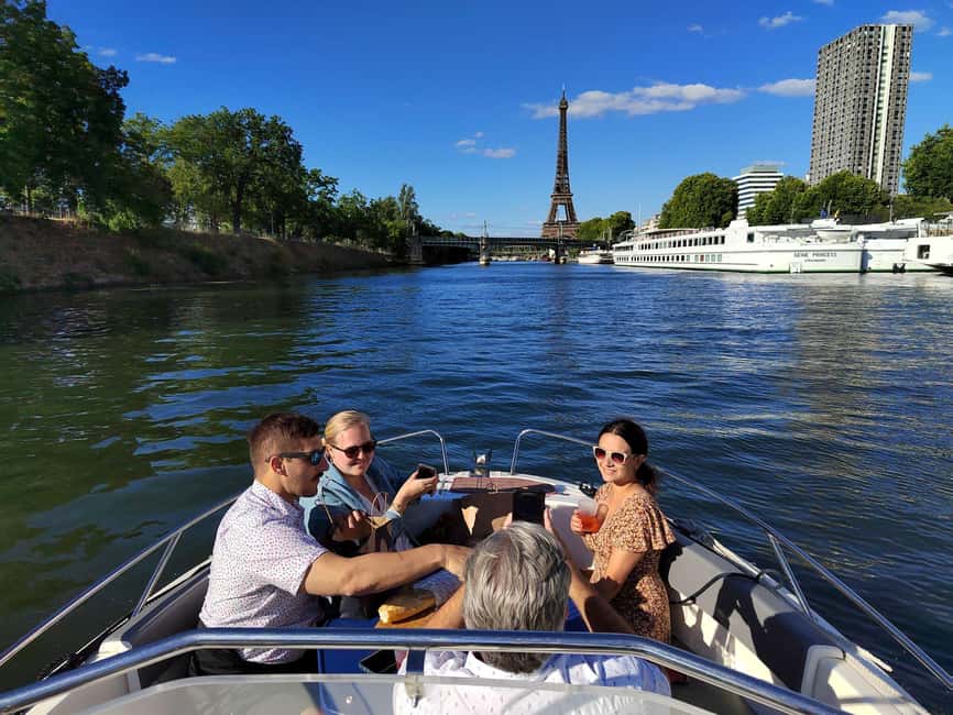 Paris Private Boat Seine River with Captain Guide - Price and value for groups up to 7