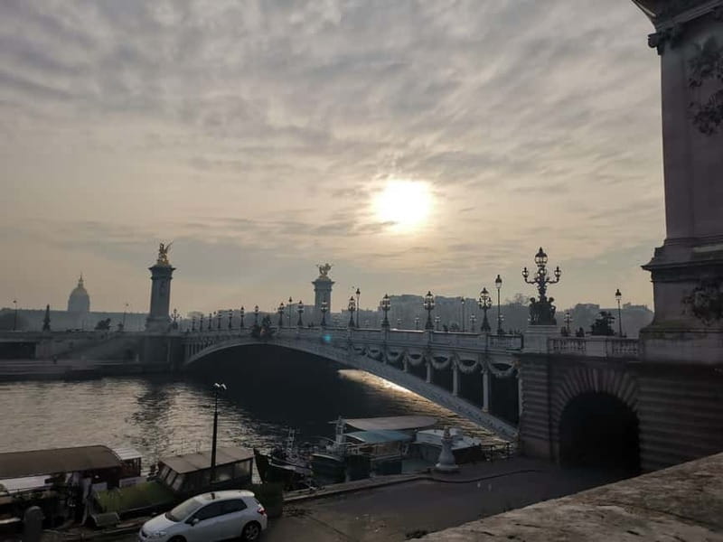 Paris: Private Custom Highlights and Gems Tour with a Local - Walking, Transport, and When Your Host May Suggest the Metro