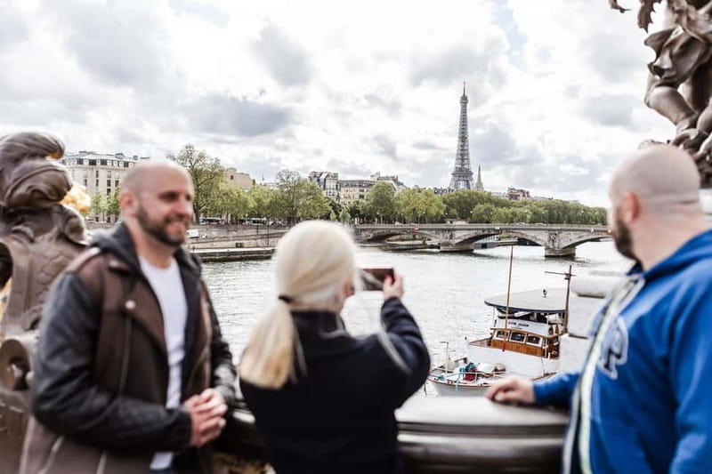 Paris: Private Custom Highlights and Gems Tour with a Local - Food, Drinks, and Shopping: How to Turn Stops into Memories