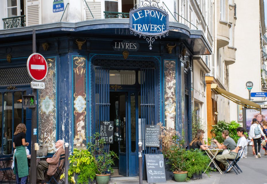 Paris Private Custom Tour: Half-Day with a Local Guide - Hotel pickup plus metro and walking, done smart