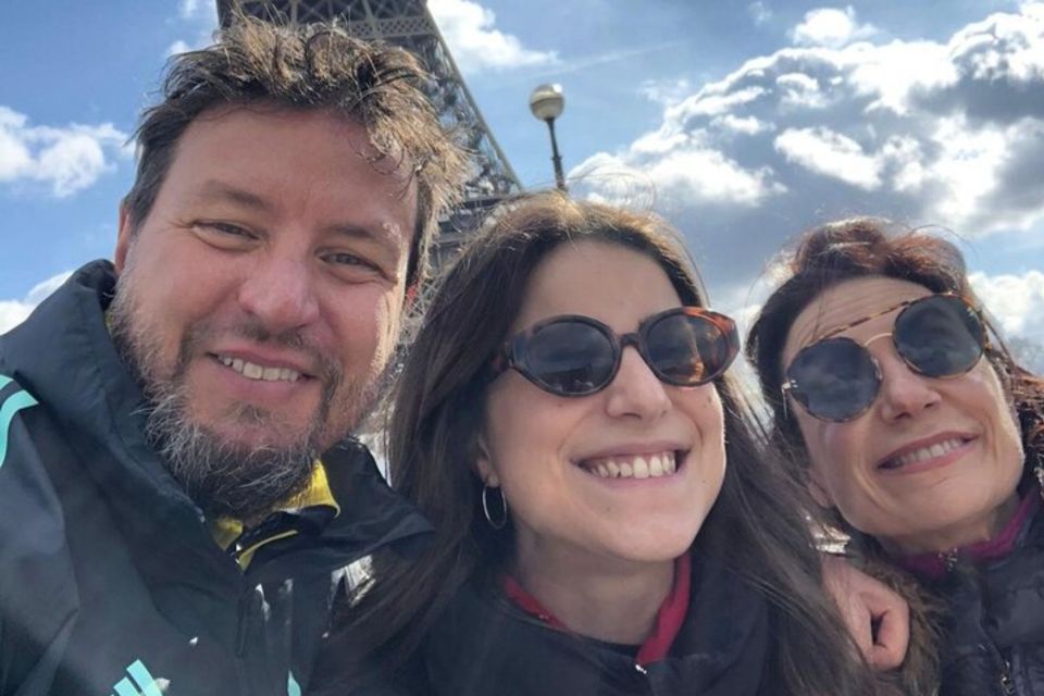 Paris: Private Custom Walking tour with A Local Guide - Meet your guide and build a plan that fits you