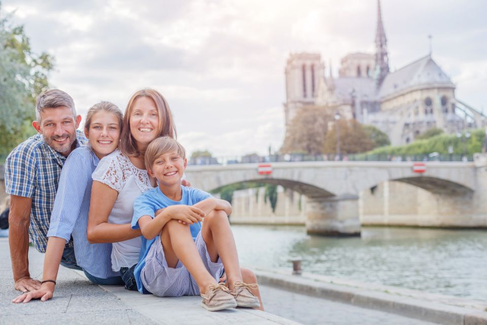 Paris: Private Family Tour, Highlights and Museum Visit - A family-first route from Palais-Royal to the Seine