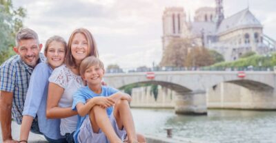 Paris: Private Family Tour, Highlights and Museum Visit - Louvre area orientation and Pont des Arts romance