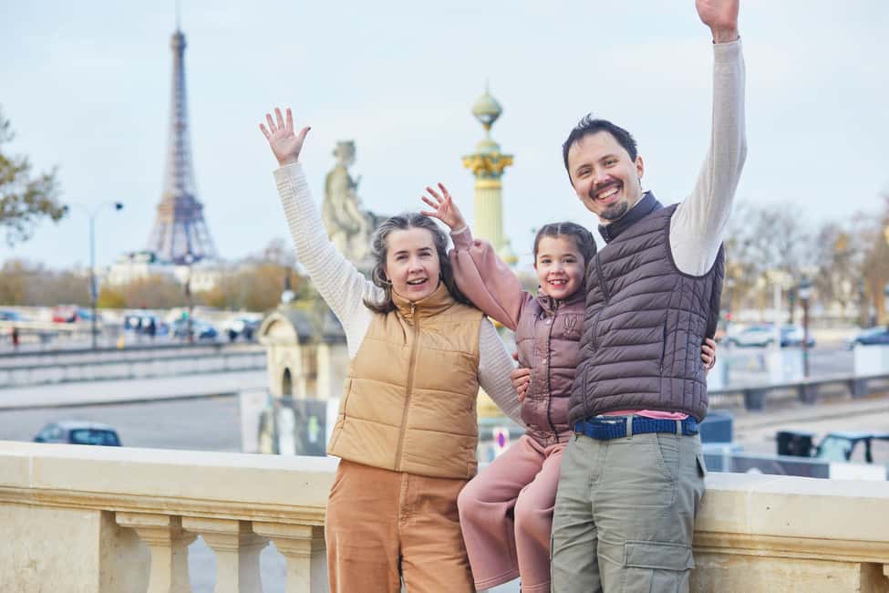 Paris: Private Full Day Tour to Montmartre & Eiffel Tower - Why the Montmartre-to-Eiffel route makes sense