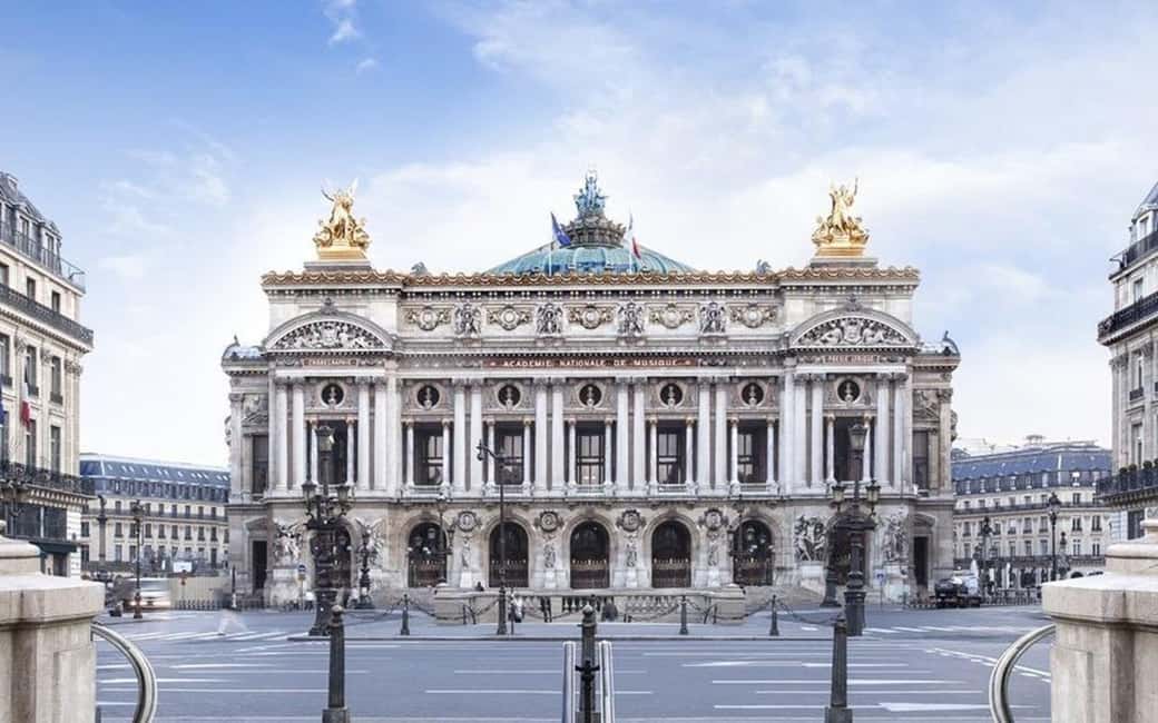 Paris: Private Full or Half-Day Sightseeing Tour with Local - Grand Palais, Place Vendôme, and the Moulin Rouge photo moment